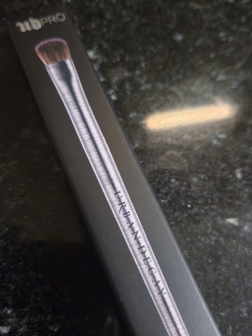 Urban Decay Pro Eyeshadow Brush - Silver Handle with Brown Bristles